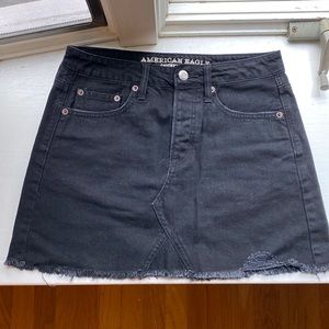 American Eagle Size 2 Black Denim Skirt